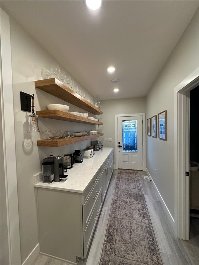 Building Photo - 1011 Nutwood St