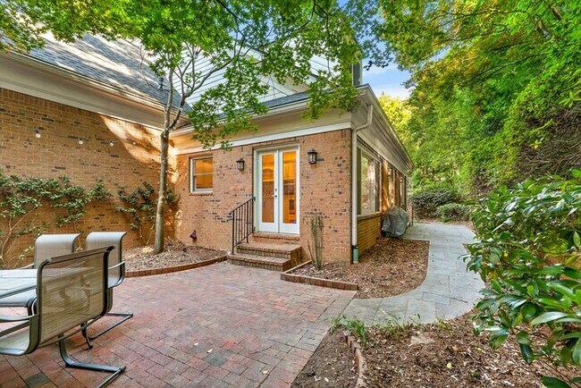 Building Photo - 459 Ivy Park Ln NE
