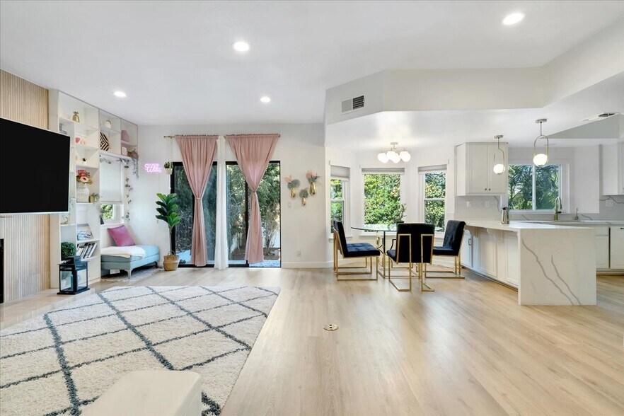 Building Photo - 7939 W 80th St