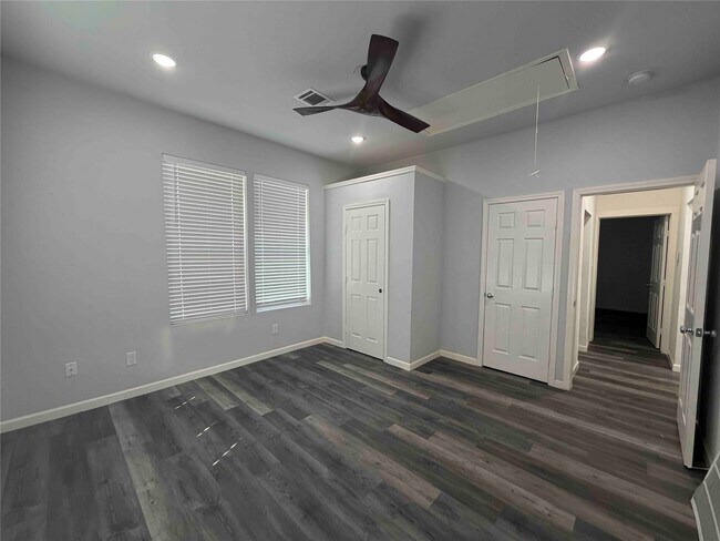 Building Photo - 2404 Burkett St.