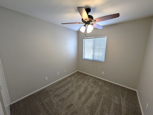 Building Photo - 3 Bedroom Home in the Clemente Ranch Commu...