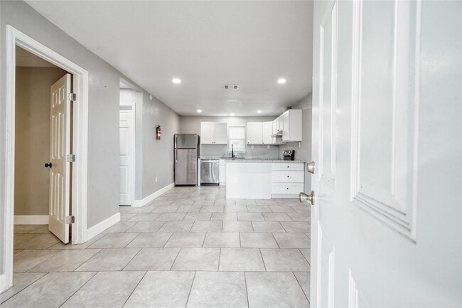 Building Photo - 365 Audrey Ln