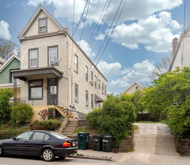 Building Photo - 2314 Victor St