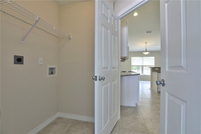 Building Photo - 426 Lanfair Ave