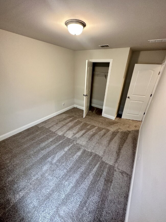 Building Photo - 304 Cheval Dr