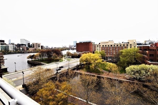Building Photo - 6 Canal Park