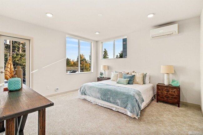 Building Photo - 3bd/2.25ba Seattle Townhome