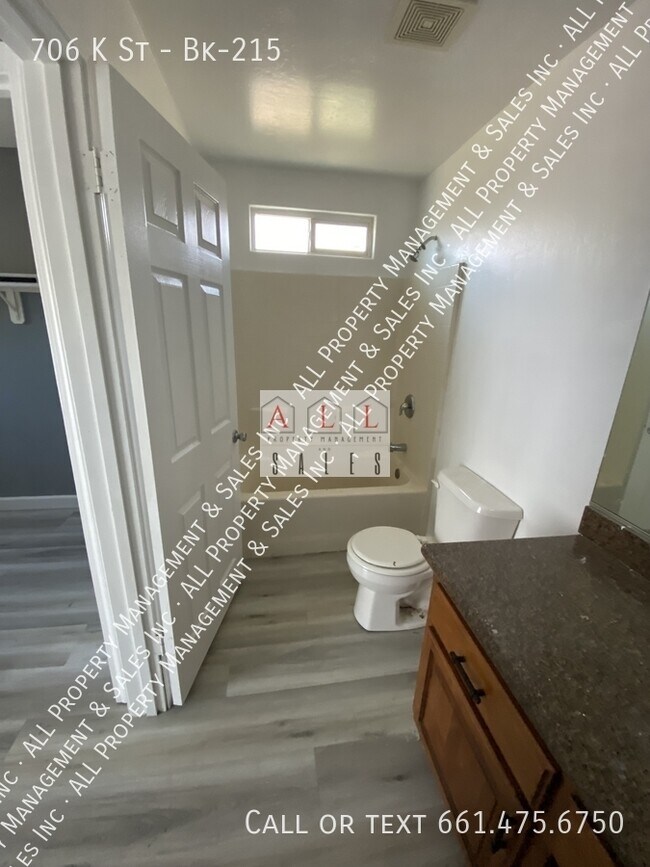 Building Photo - 706 K St
