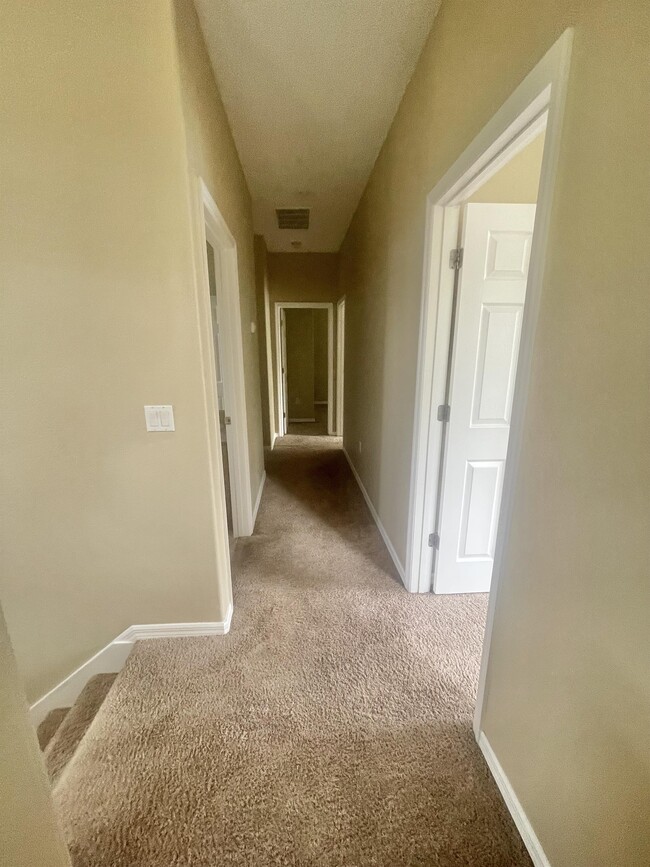 Building Photo - 2801 Eagles Roost Cir