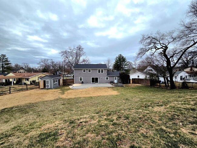 Building Photo - Stunning 3 BR/2.5 Single-Family Home in Bo...