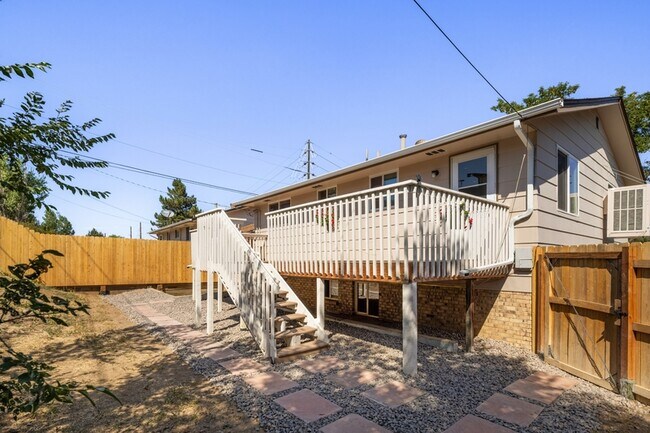 Building Photo - 415 S Kipling St