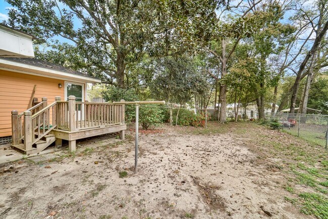 Building Photo - SOON AVAILABLE IN DOWNTOWN FAIRHOPE!