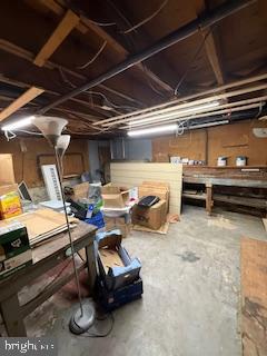 Building Photo - 346 W King St