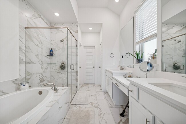 Building Photo - 30207 Gold Finch Pl