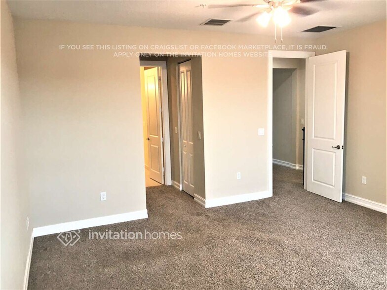 Building Photo - 11671 SW 13th Ct