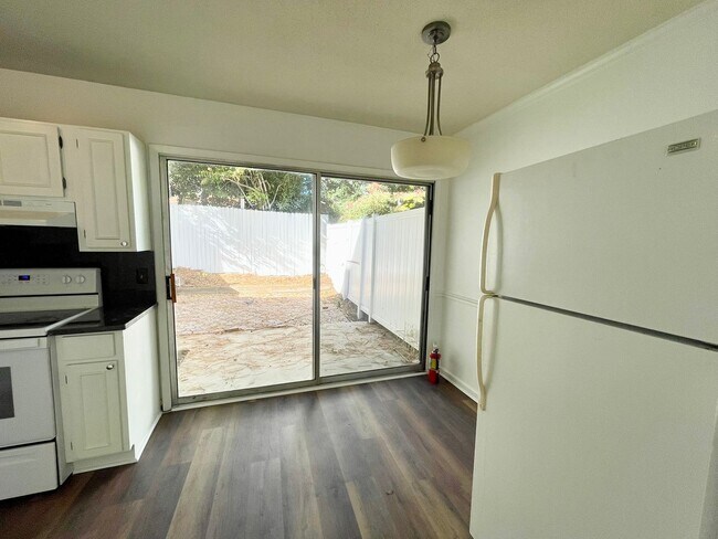 Building Photo - Rosewood