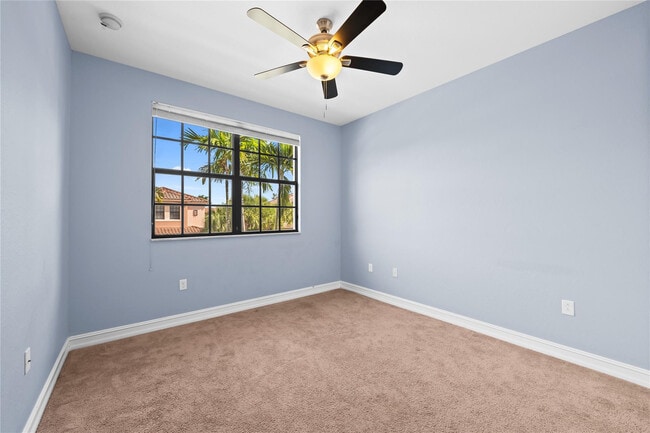 Building Photo - 10810 NW 74th Dr