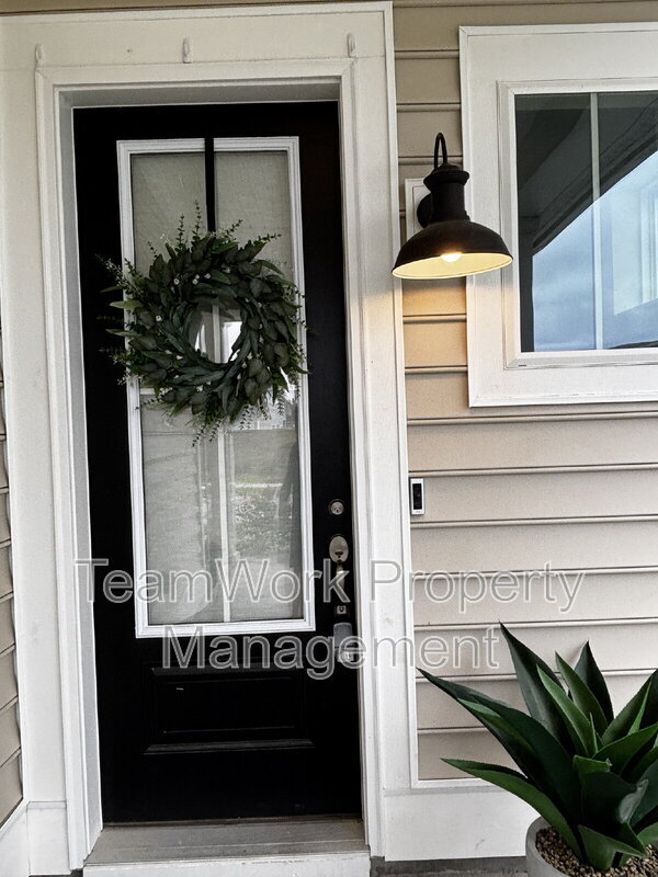 Building Photo - 214 Narrowleaf Ave