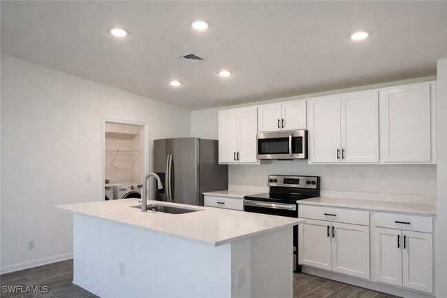 Building Photo - 4129 NE 20th Pl