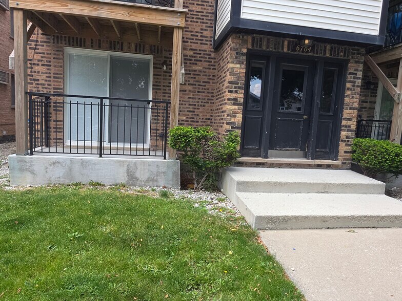 Building Photo - 6704 W 64th Pl