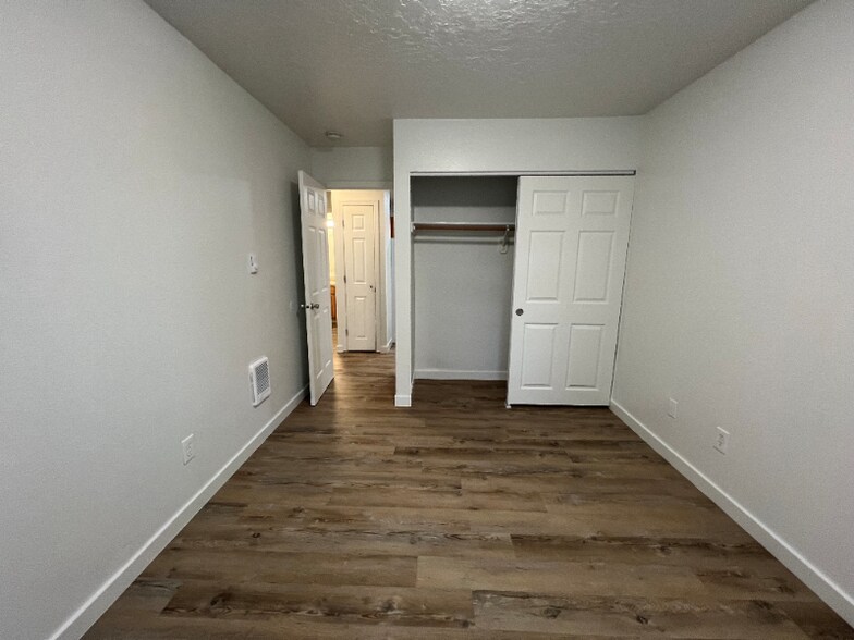 Building Photo - 17260 SW Heritage Ct