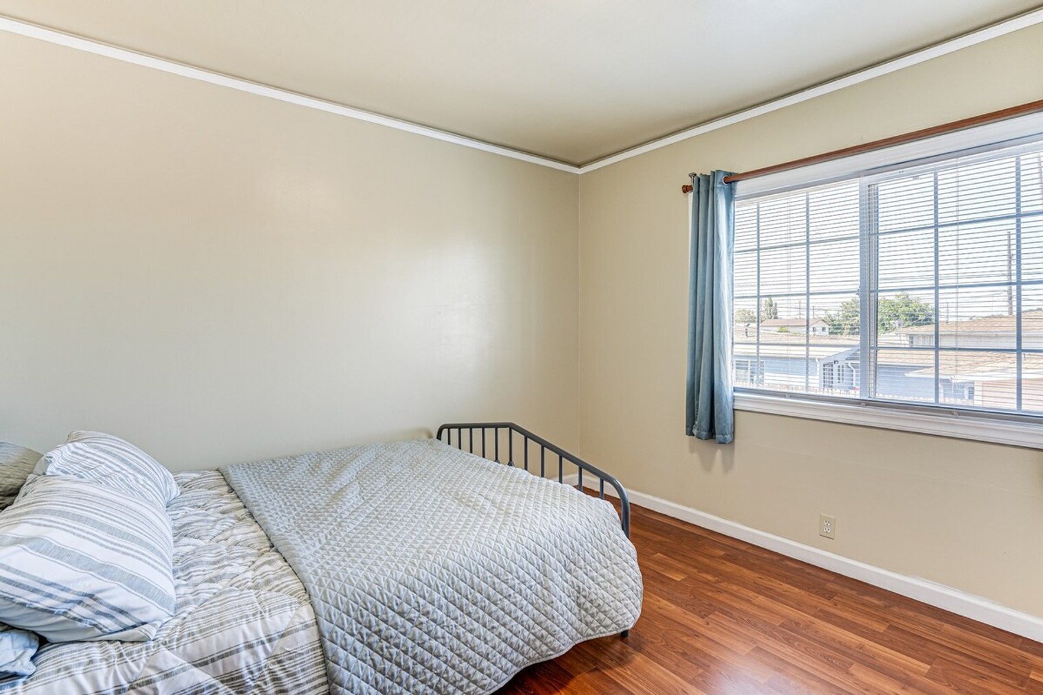 Building Photo - 1218 84th Ave