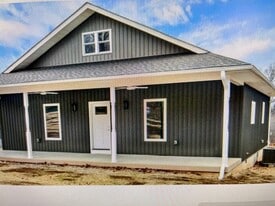 Building Photo - 2 Pecan Trl