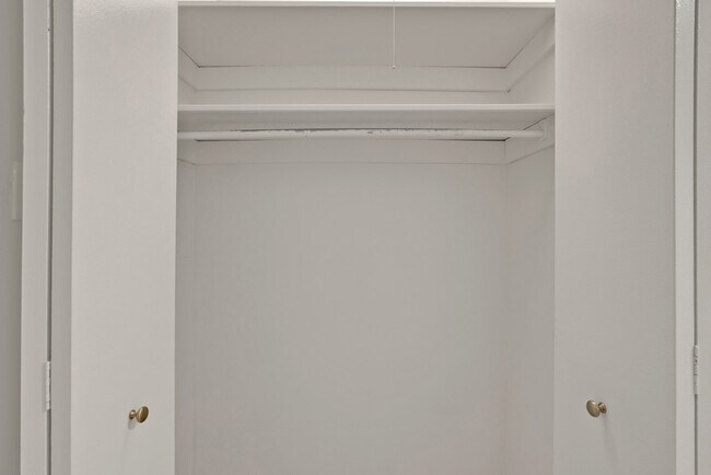 Building Photo - 901 S Ashland Ave