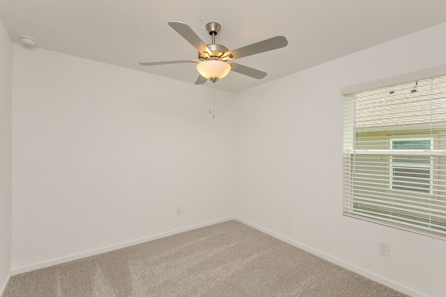 Building Photo - 2753 Mistwood Dr