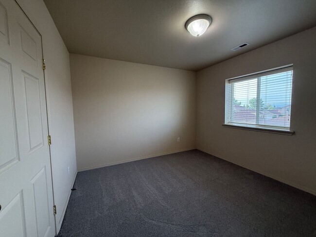 Building Photo - 9904 Mia Ln