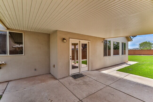 Building Photo - "Spacious 4-Bedroom Retreat with 3,584 Sq ...
