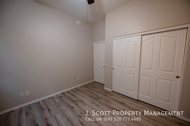 Building Photo - 3312 E Bluebird Pl