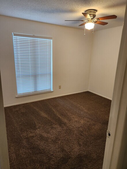 Building Photo - 207 Weddell St