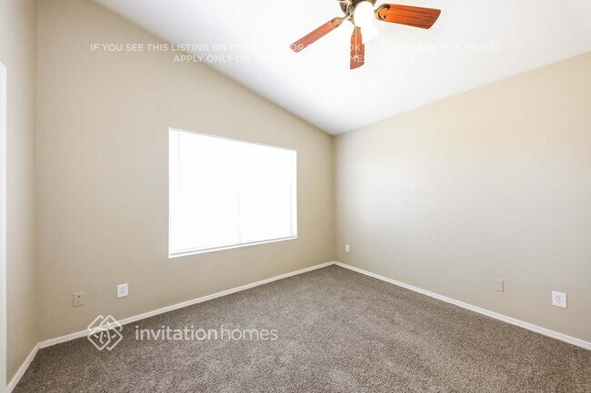 Building Photo - 11944 N 74th Ln