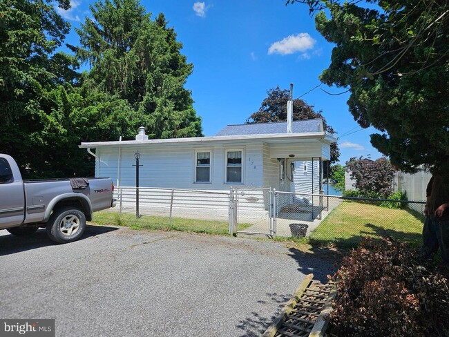 Building Photo - 178 Kingston Park Ln E