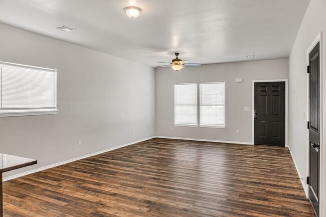 Building Photo - 1613 Timber Ridge Dr
