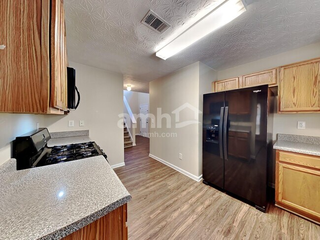 Building Photo - 204 Rankin Cir