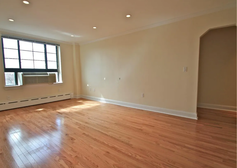 Building Photo - 85 Brattle St