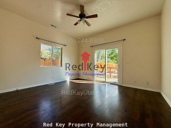 Building Photo - 100 W Single Family Home
