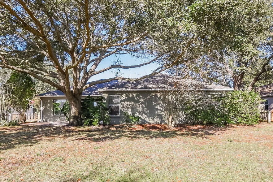 Building Photo - 232 Valley Edge Dr