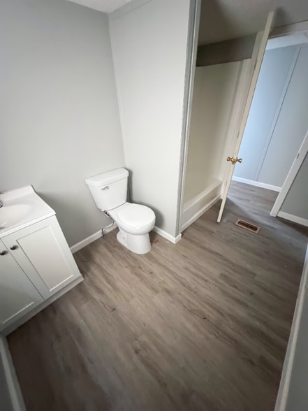 Building Photo - 200 N 28th St