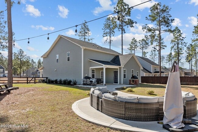 Building Photo - 217 Thistleberry Dr