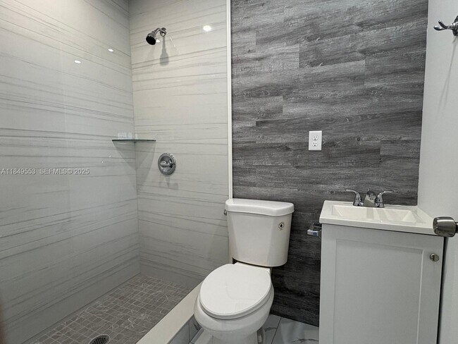 Building Photo - 3368 NW 51st Terrace