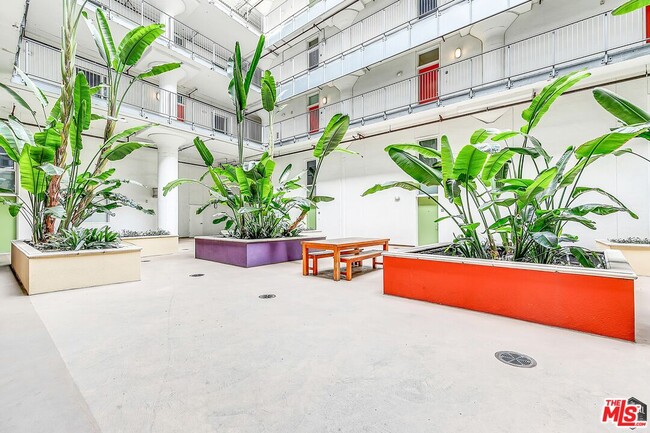Building Photo - 200 N San Fernando Rd