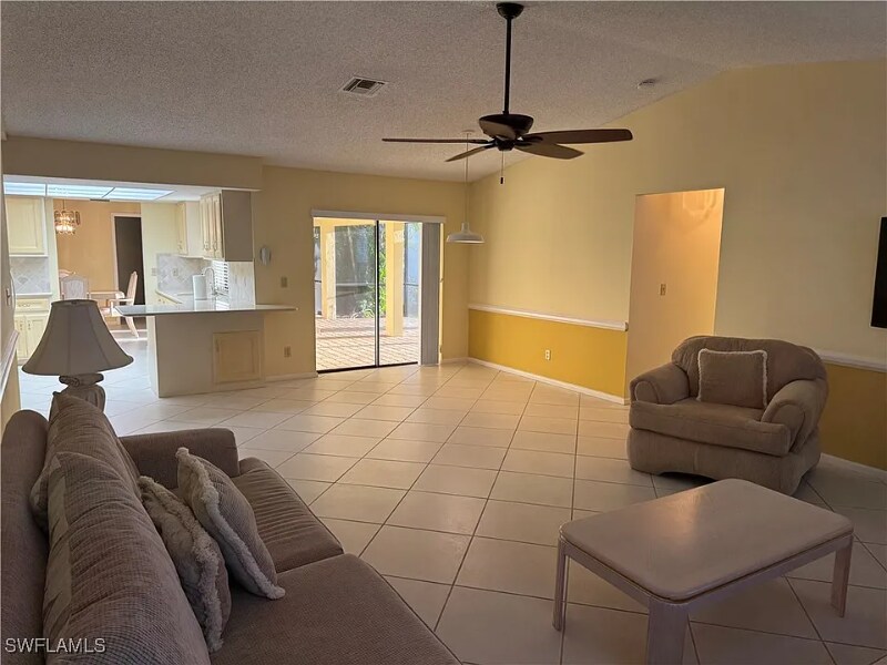 Building Photo - 4628 SW 18th Ave