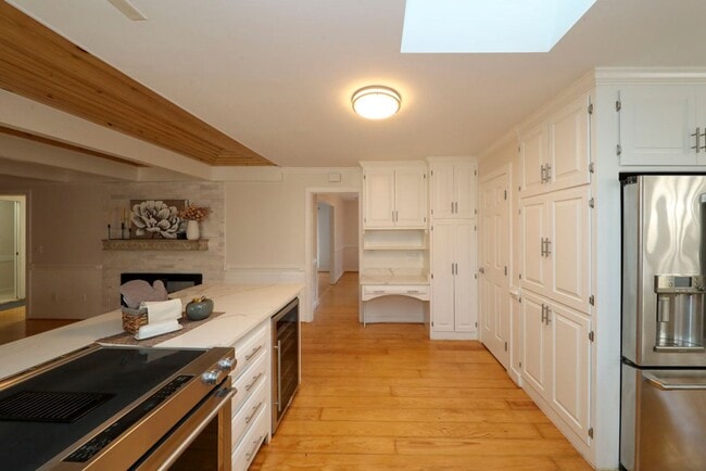 Building Photo - Luxury Kingsmill Treehouse Retreat | 7BR Custom Home with Private Suite