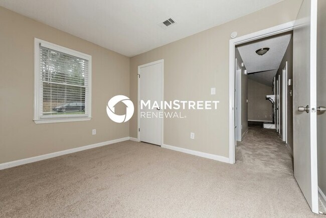 Building Photo - 3 Bedroom Pet-Friendly Home in Stockbridge, GA with Main Street Renewal