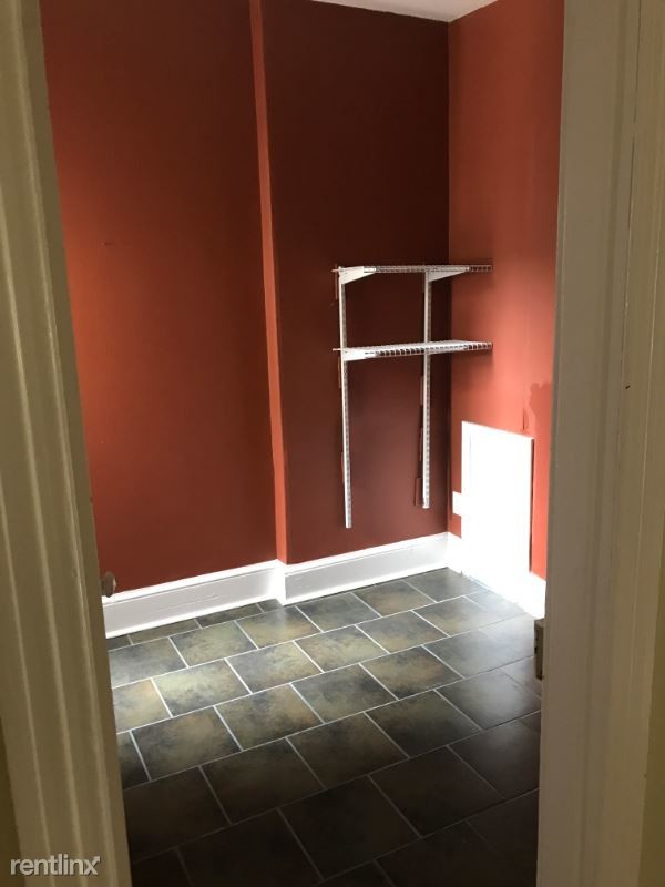 Building Photo - 3 br, 1.5 bath Townhome - 1803 Lovering Ave