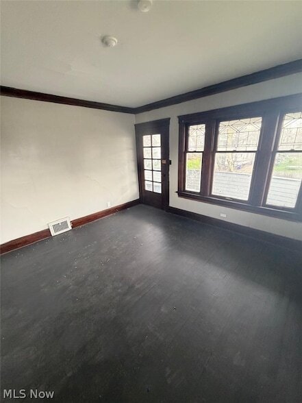 Building Photo - 9529 Mt Auburn Ave