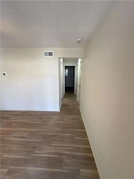 Building Photo - 4785 Dadson Ct